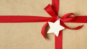 4 Ways to Enrich Your Gift-Giving through Prayer