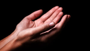 4 Ways to Let Your Hands Do the Praying