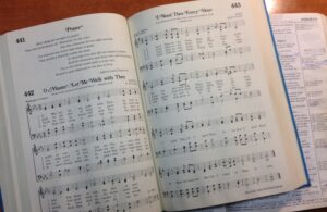 6 Ways to Pray the Hymnal